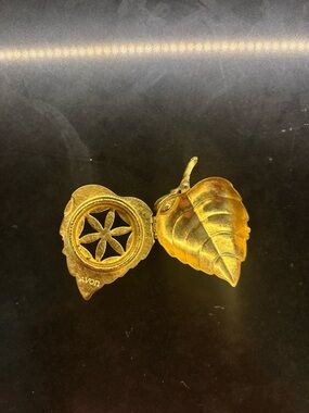 Avon Gold Leaf Locket Brooch